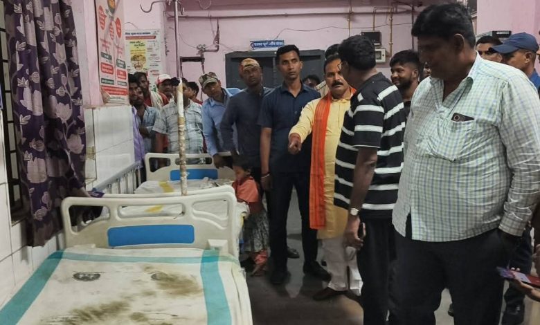 रामनगर PHC में मंत्री नंदकिशोर राम